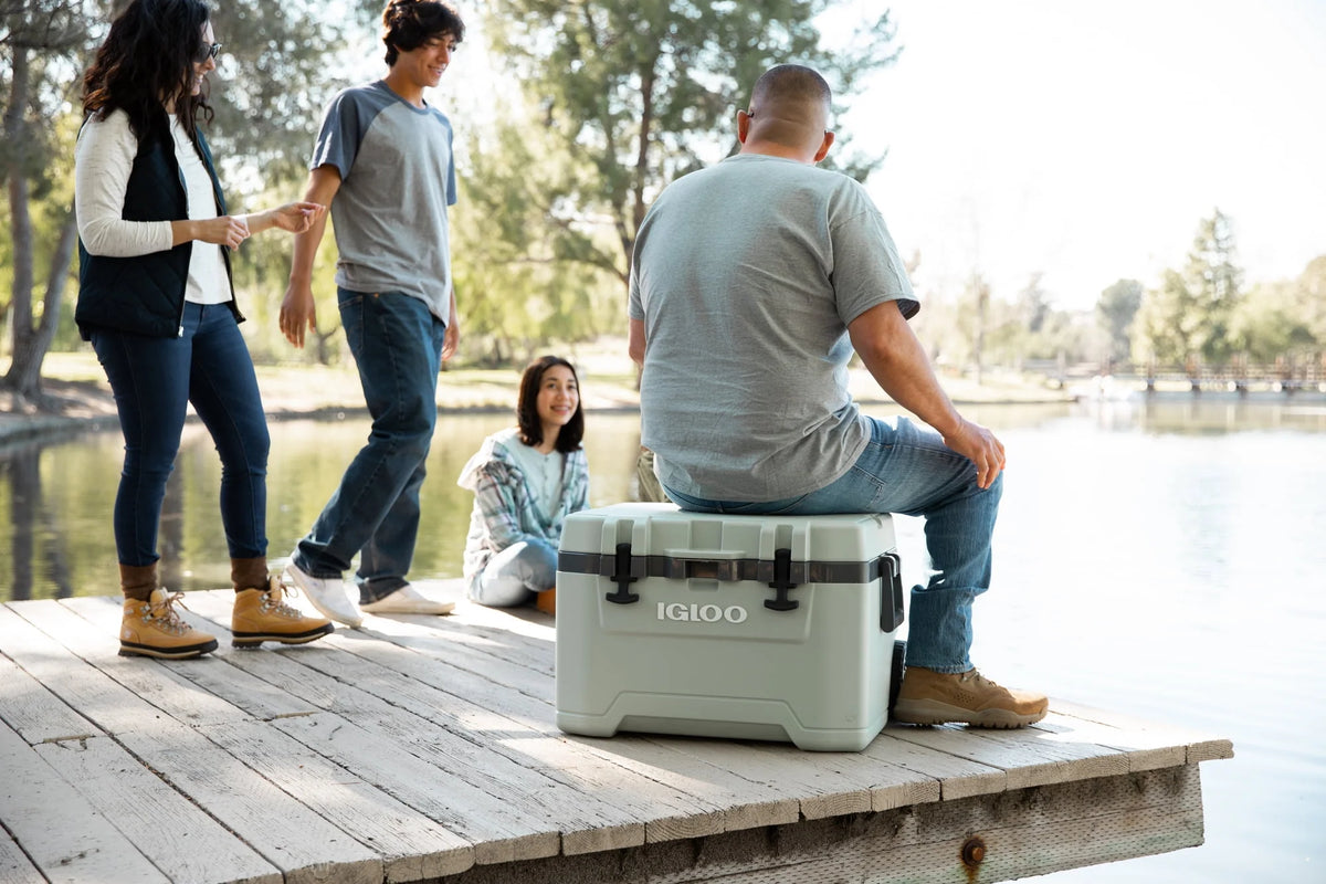 52 QT Wheeled Ice Chest Cooler M9457