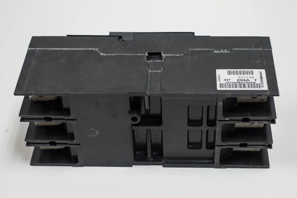 Bolt-On Mount Type Molded Case Circuit Breaker 3-Pole 250 Amp 600 Volt AC T459709